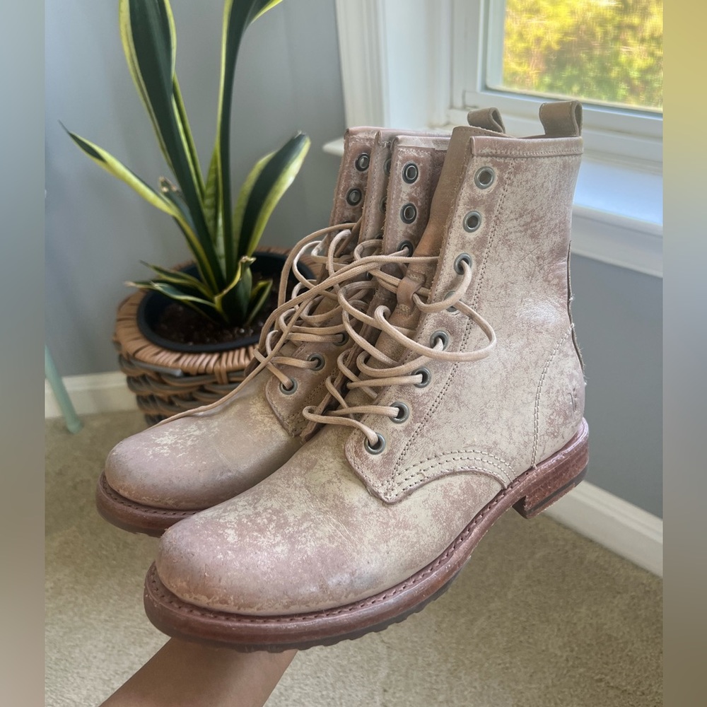 FRYE Veronica Distressed Leather Combat Boots size 6.5 Ankle lace up Boot